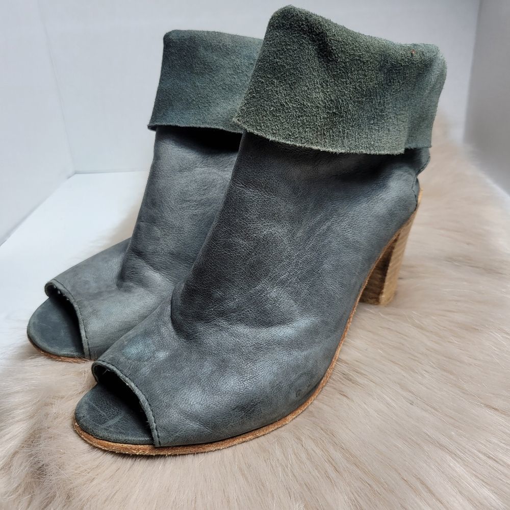 FREE PEOPLE BOOTS STYLISH SEUDE  BLOCK HEELS